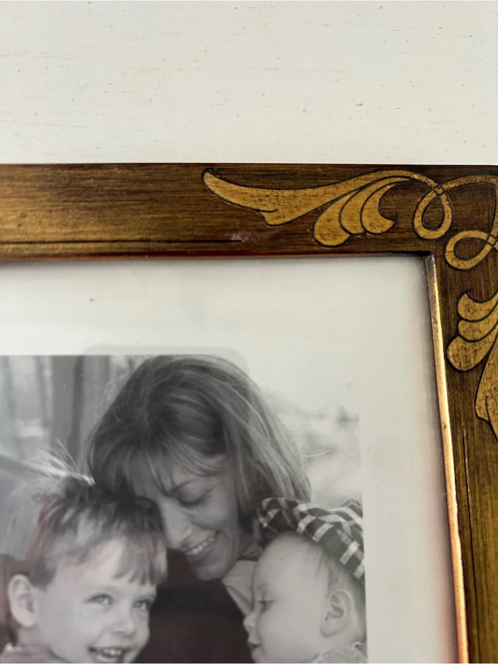 Aaron Brothers 5x7 Decorative Wood Picture Frame in Brown and Gold